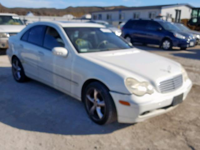 WDBRF61JX3A527492 - 2003 MERCEDES-BENZ C 240 WHITE photo 1