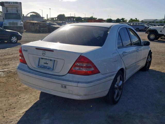 WDBRF61JX3A527492 - 2003 MERCEDES-BENZ C 240 WHITE photo 4