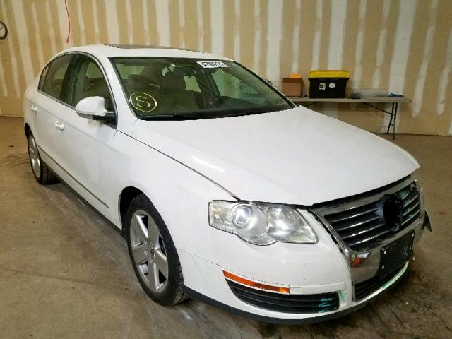 WVWAK73C98E139314 - 2008 VOLKSWAGEN PASSAT KOM WHITE photo 1