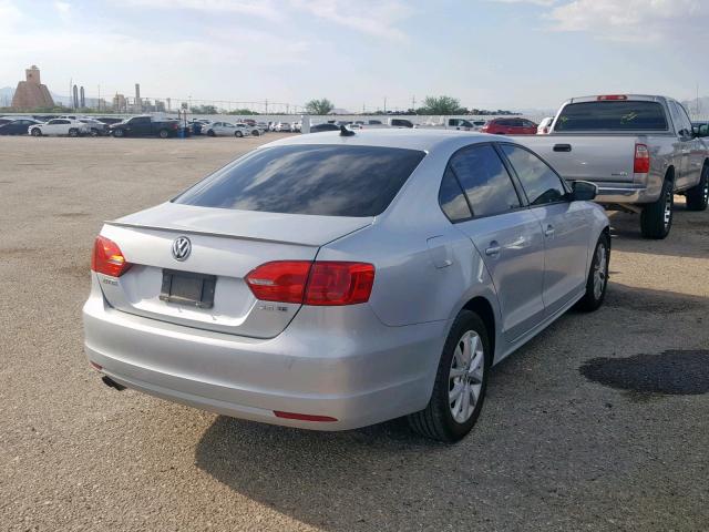 3VWDP7AJ7CM420950 - 2012 VOLKSWAGEN JETTA SE SILVER photo 4