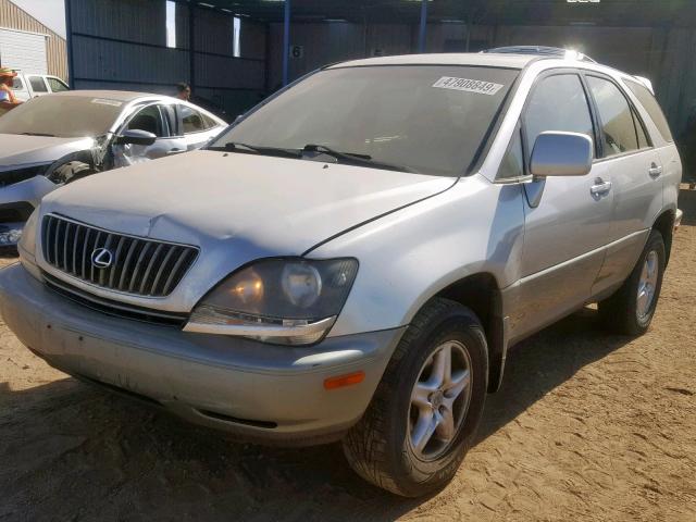 JT6HF10U4Y0145717 - 2000 LEXUS RX 300 SILVER photo 2