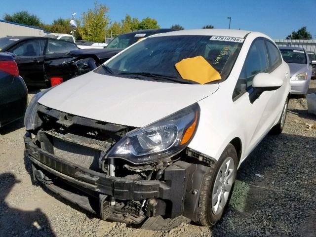 KNADM4A38G6541808 - 2016 KIA RIO LX WHITE photo 2