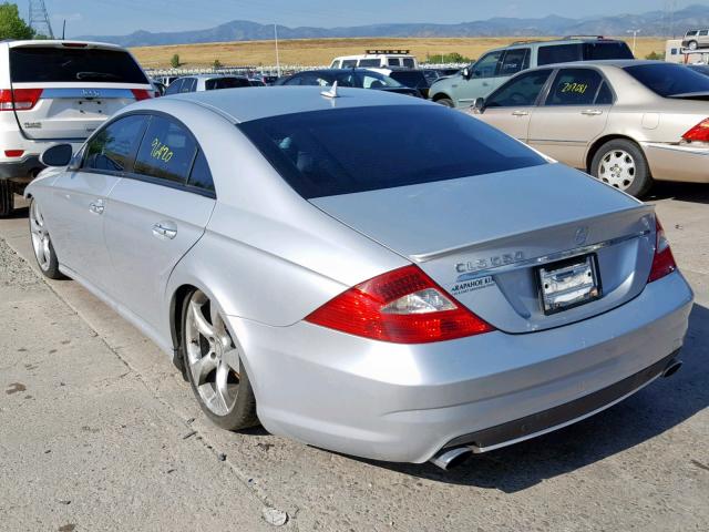 WDDDJ72X17A094904 - 2007 MERCEDES-BENZ CLS 550 SILVER photo 3