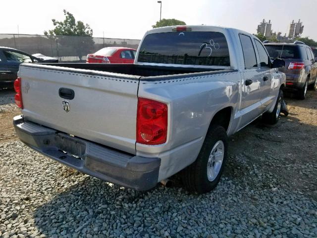 1D7HE38K08S615049 - 2008 DODGE DAKOTA SXT SILVER photo 4