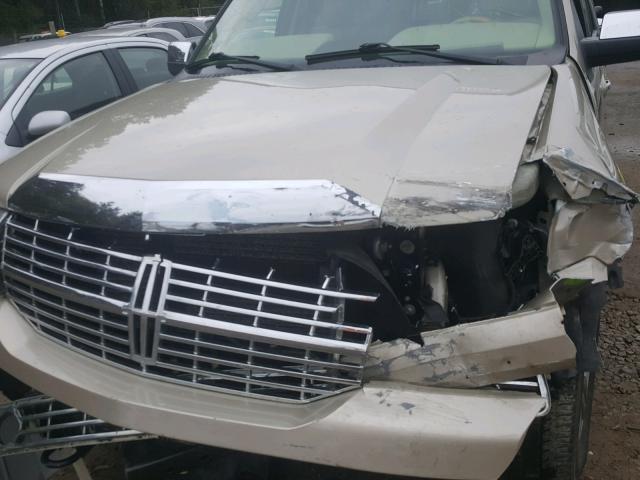 5LMFU28597LJ24926 - 2007 LINCOLN NAVIGATOR Қоңыр фото 7