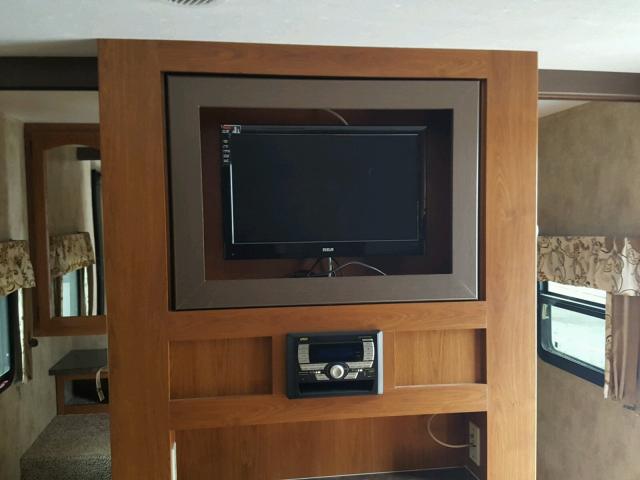 4YDT3232XB1533609 - 2011 KEYSTONE SPRINTER WHITE photo 17