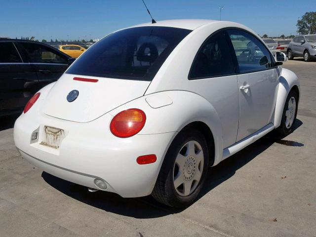 3VWCC21C3YM493252 - 2000 VOLKSWAGEN NEW BEETLE WHITE photo 4
