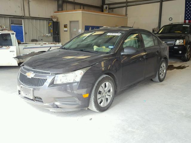 1G1PA5SHXE7271117 - 2014 CHEVROLET CRUZE LS GRAY photo 2