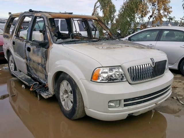 5LMFU275X5LJ17708 - 2005 LINCOLN NAVIGATOR WHITE photo 1