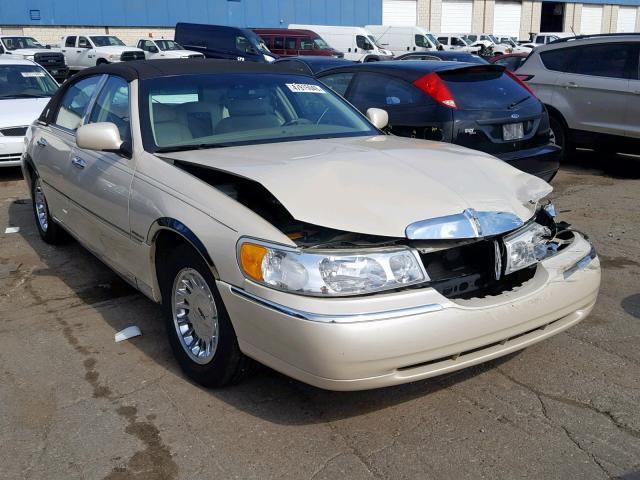 1LNHM83W22Y639583 - 2002 LINCOLN TOWN CAR C BEIGE photo 1