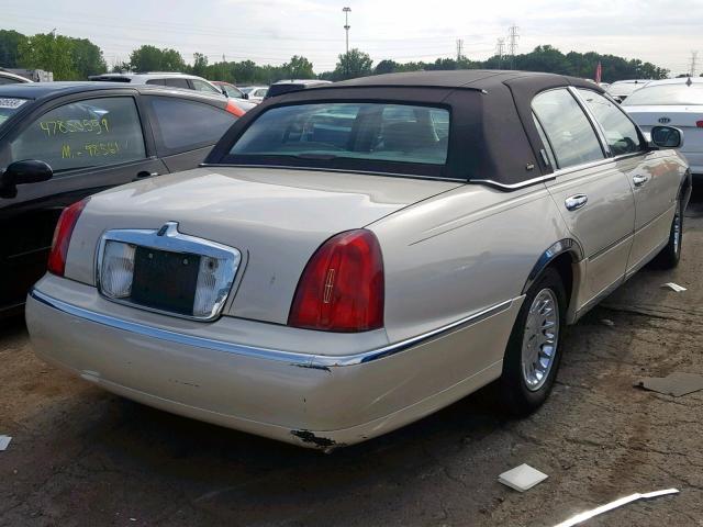 1LNHM83W22Y639583 - 2002 LINCOLN TOWN CAR C BEIGE photo 4