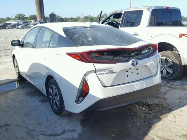 JTDKARFP0J3070497 - 2018 TOYOTA PRIUS PRIM WHITE photo 3