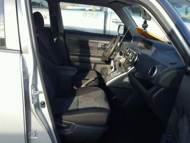 JTLZE4FE2B1127921 - 2011 TOYOTA SCION XB Күміс фото 5