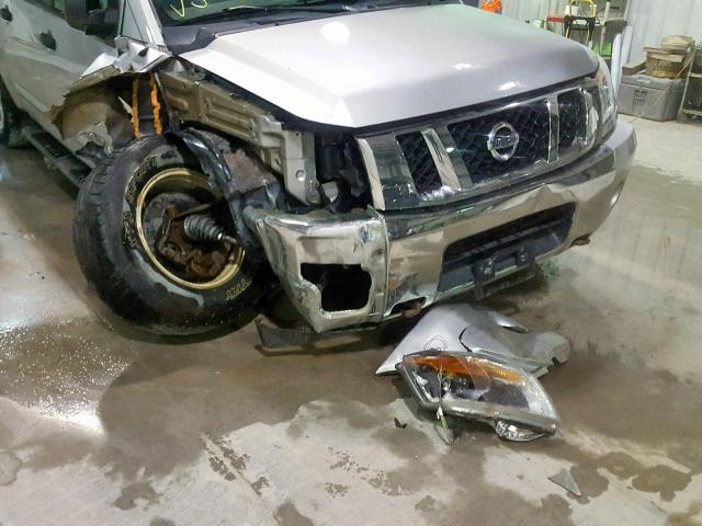 1N6AA0EJ8DN302483 - 2013 NISSAN TITAN S SILVER photo 9