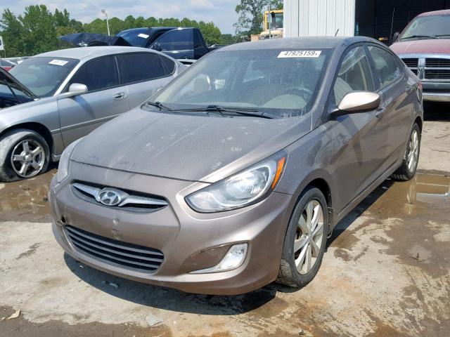 KMHCU4AE6DU275840 - 2013 HYUNDAI ACCENT GRAY photo 2