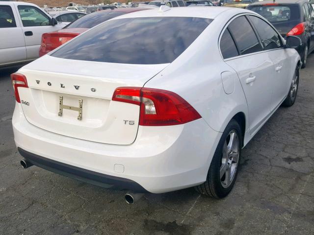 YV1612FS2D2180985 - 2013 VOLVO S60 T5 WHITE photo 4