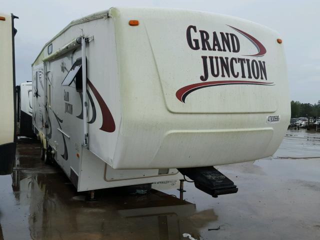 47CFCGS285R651421 - 2005 DUTC GRAND JUNC WHITE photo 1