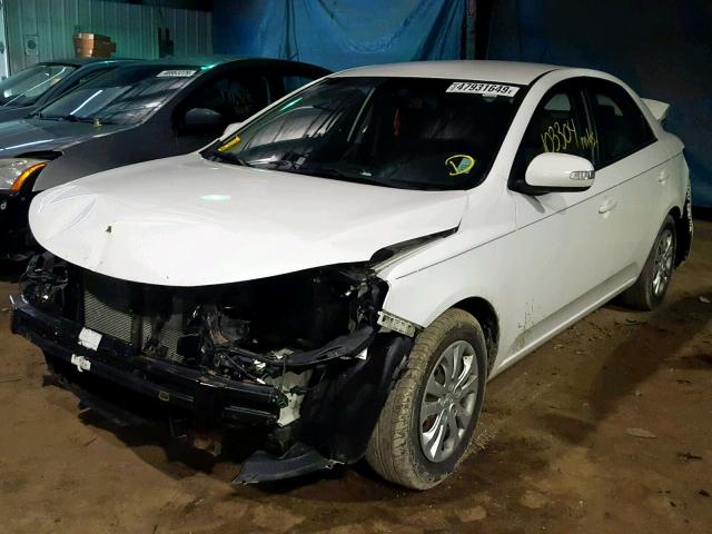 KNAFU4A24A5238599 - 2010 KIA FORTE EX WHITE photo 2