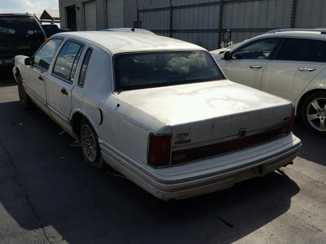 1LNLM83W6RY658268 - 1994 LINCOLN TOWN CAR C WHITE photo 3