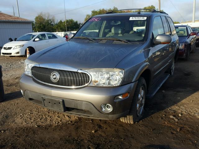 5GADT13S252106989 - 2005 BUICK RAINIER CX SILVER photo 2