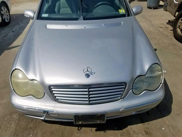 WDBRF64J52F237061 - 2002 MERCEDES-BENZ C 320 SILVER photo 9