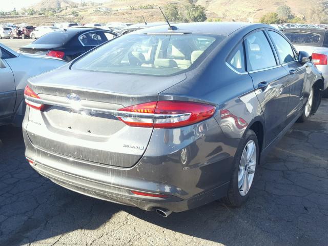 3FA6P0UU6JR142251 - 2018 FORD FUSION S H GRAY photo 4