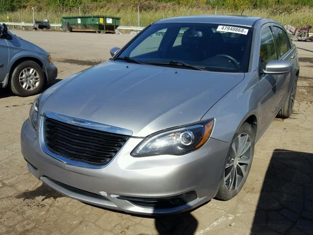 1C3CCBCGXDN579066 - 2013 CHRYSLER 200 LIMITE SILVER photo 2