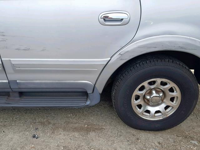 5LMRU27L6XLJ03707 - 1999 LINCOLN NAVIGATOR SILVER photo 10