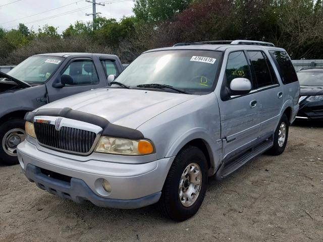 5LMRU27L6XLJ03707 - 1999 LINCOLN NAVIGATOR SILVER photo 2