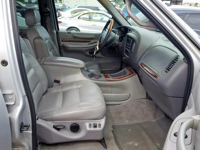 5LMRU27L6XLJ03707 - 1999 LINCOLN NAVIGATOR SILVER photo 5