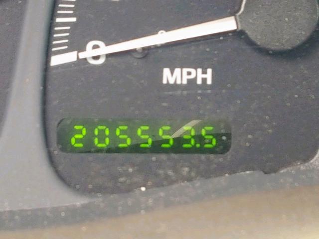 5LMRU27L6XLJ03707 - 1999 LINCOLN NAVIGATOR SILVER photo 8