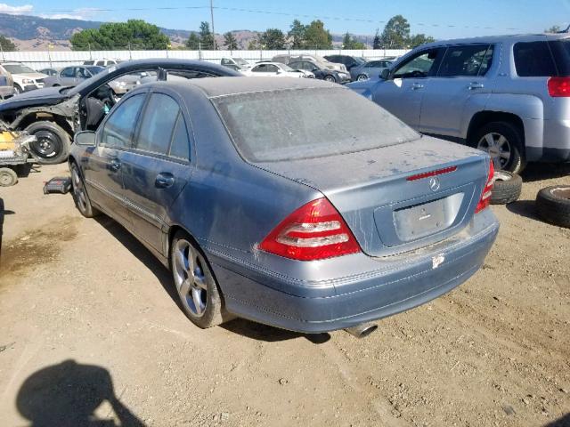 WDBRF64JX4F497653 - 2004 MERCEDES-BENZ C 320 BLUE photo 3