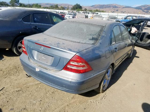 WDBRF64JX4F497653 - 2004 MERCEDES-BENZ C 320 BLUE photo 4