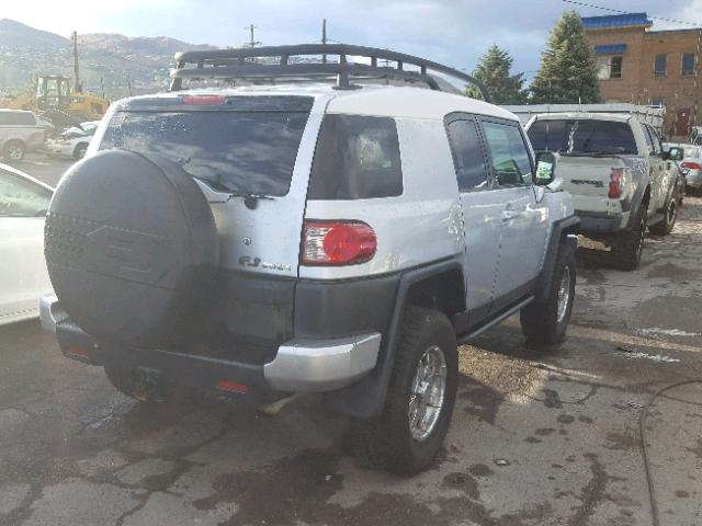 JTEBU11F970057065 - 2007 TOYOTA FJ CRUISER SILVER photo 4