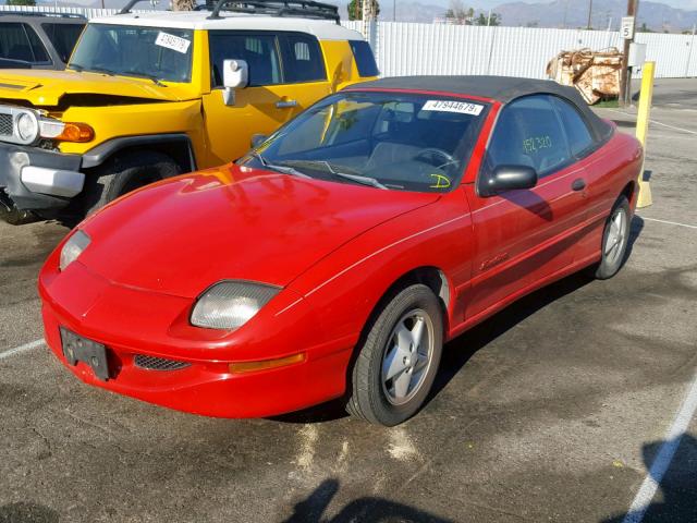 4G2JB32T7WB205595 - 1998 PONTIAC SUNFIRE SE RED photo 2