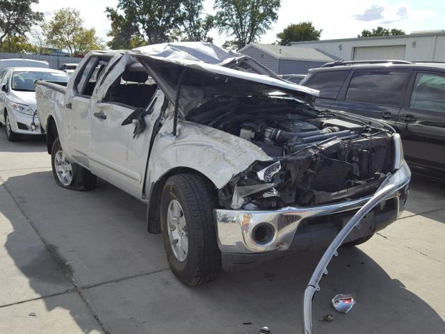 1N6AD07U25C434120 - 2005 NISSAN FRONTIER C SILVER photo 1