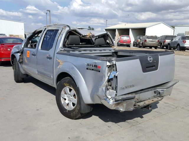 1N6AD07U25C434120 - 2005 NISSAN FRONTIER C SILVER photo 3