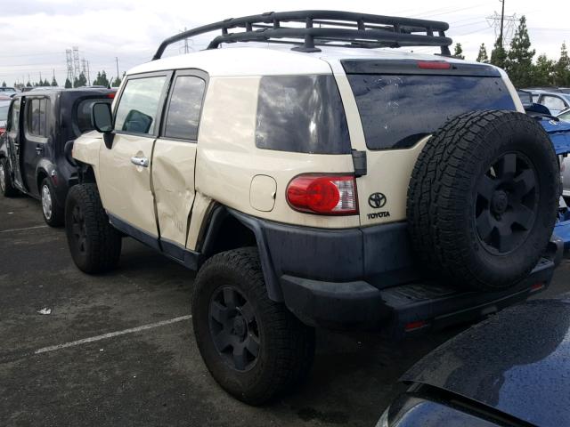 JTEZU11F88K002482 - 2008 TOYOTA FJ CRUISER WHITE photo 3