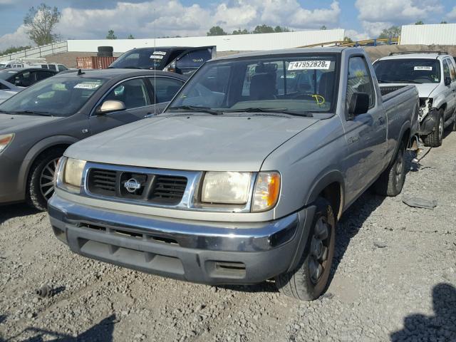 1N6DD21S1WC342076 - 1998 NISSAN FRONTIER X SILVER photo 2