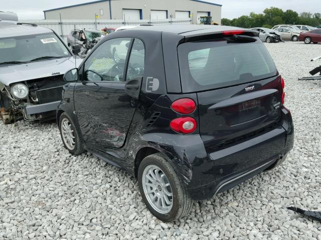 WMEEJ9AA4DK713137 - 2013 SMART FORTWO BLACK photo 3