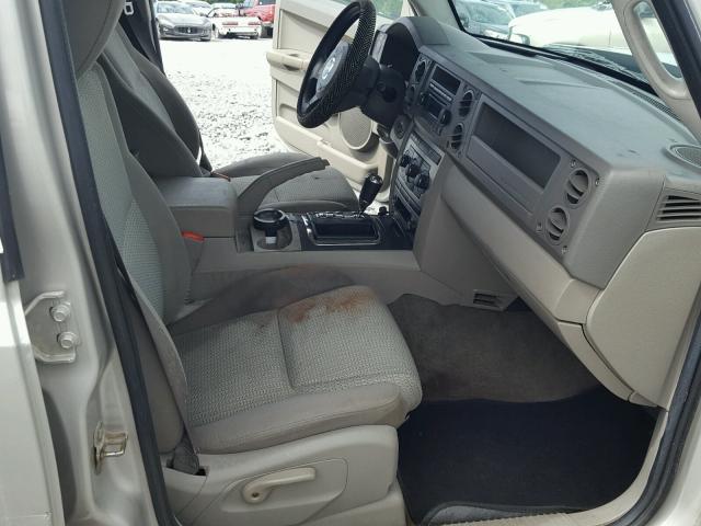 1J8HG48K67C626598 - 2007 JEEP COMMANDER GOLD photo 5