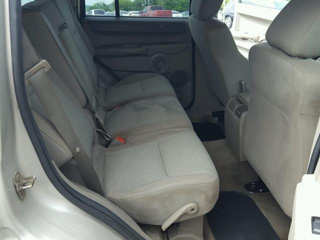 1J8HG48K67C626598 - 2007 JEEP COMMANDER GOLD photo 6