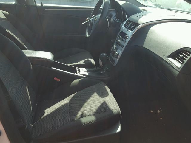 1G1ZC5E13BF103127 - 2011 CHEVROLET MALIBU 1LT WHITE photo 5