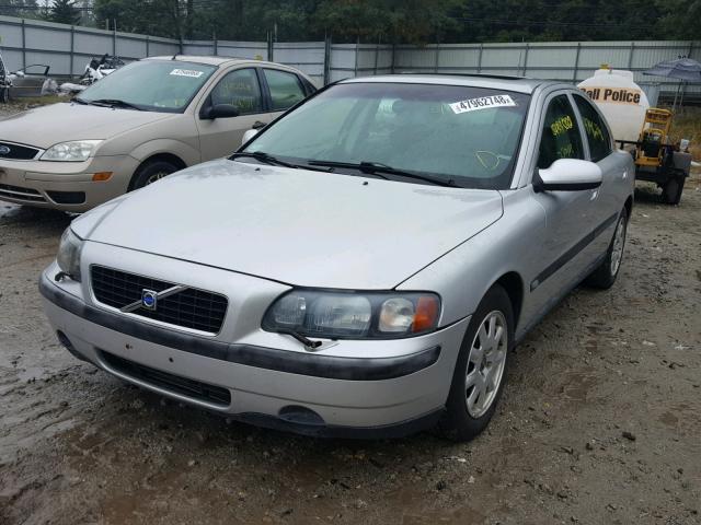YV1RS61R122187719 - 2002 VOLVO S60 SILVER photo 2