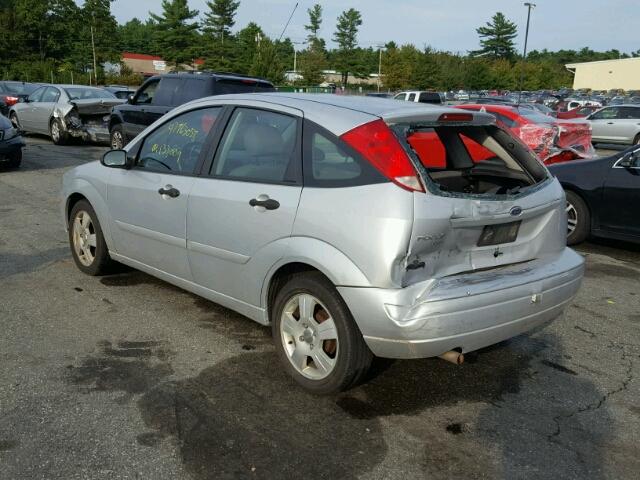 3FAFP37N55R104490 - 2005 FORD FOCUS ZX5 SILVER photo 3