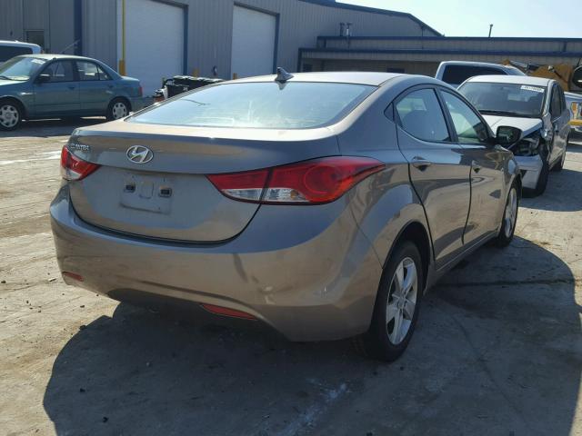 5NPDH4AE1DH419737 - 2013 HYUNDAI ELANTRA GL SILVER photo 4