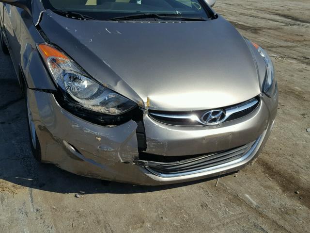 5NPDH4AE1DH419737 - 2013 HYUNDAI ELANTRA GL SILVER photo 9