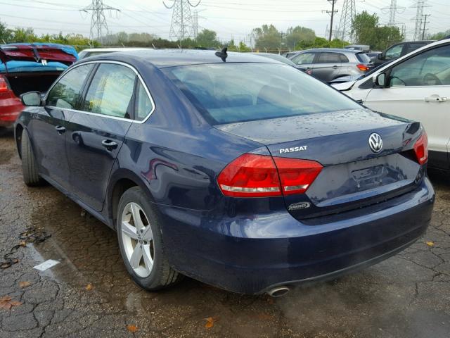 1VWBP7A37DC113807 - 2013 VOLKSWAGEN PASSAT SE BLUE photo 3