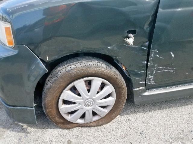 JTLKT324054027768 - 2005 TOYOTA SCION XB GREEN photo 9