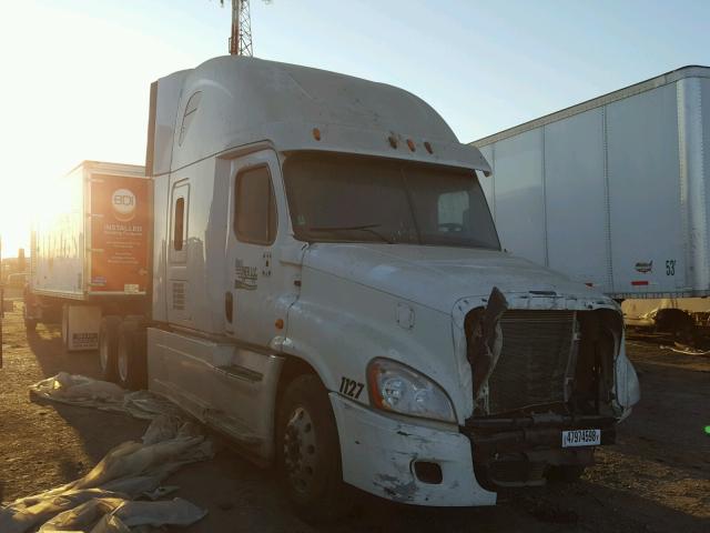 3AKJGLD5XFSGG4610 - 2015 FREIGHTLINER CASCADIA 1 WHITE photo 1